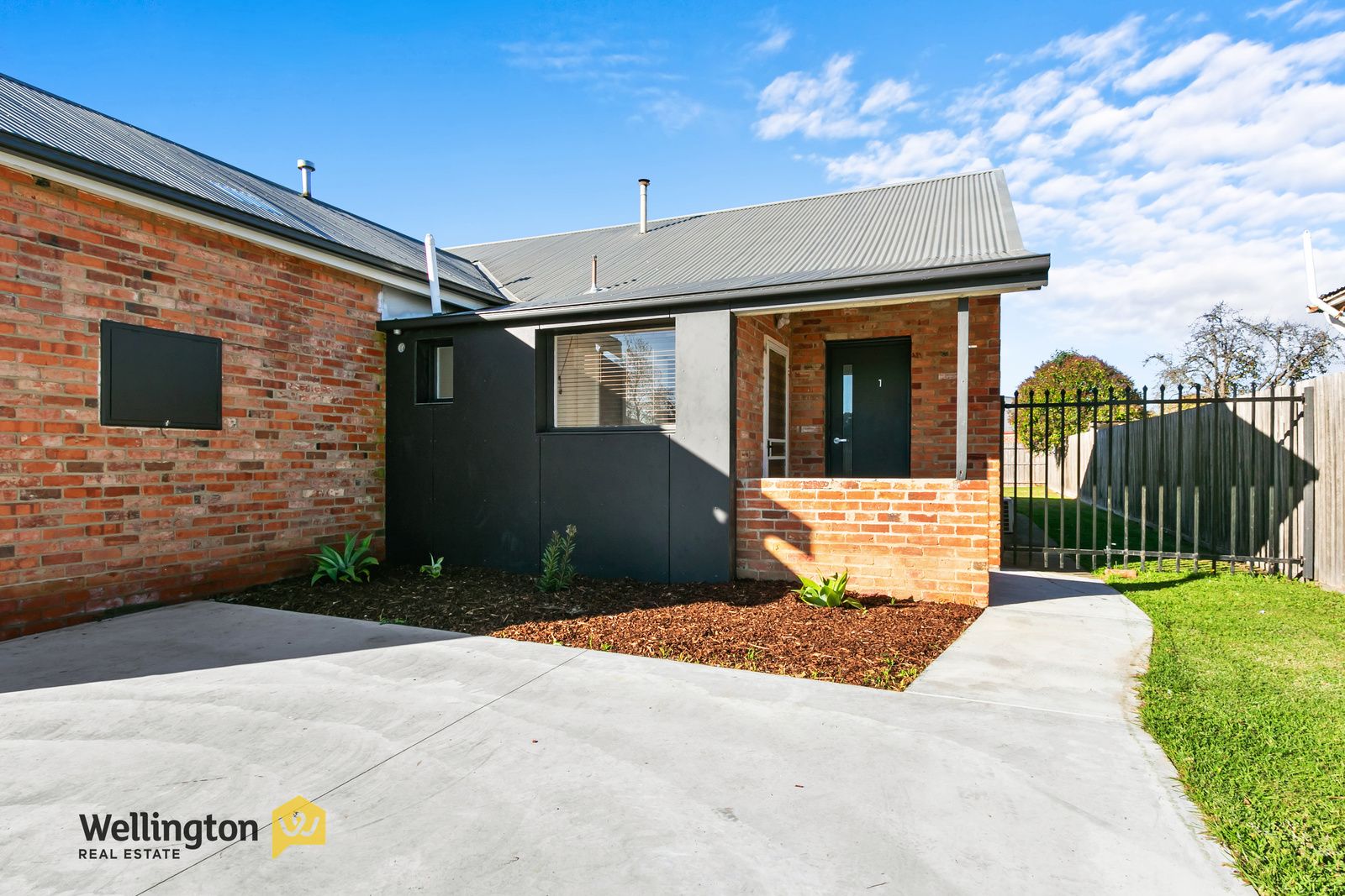 2 bedrooms House in 1/20 Trood St SALE VIC, 3850
