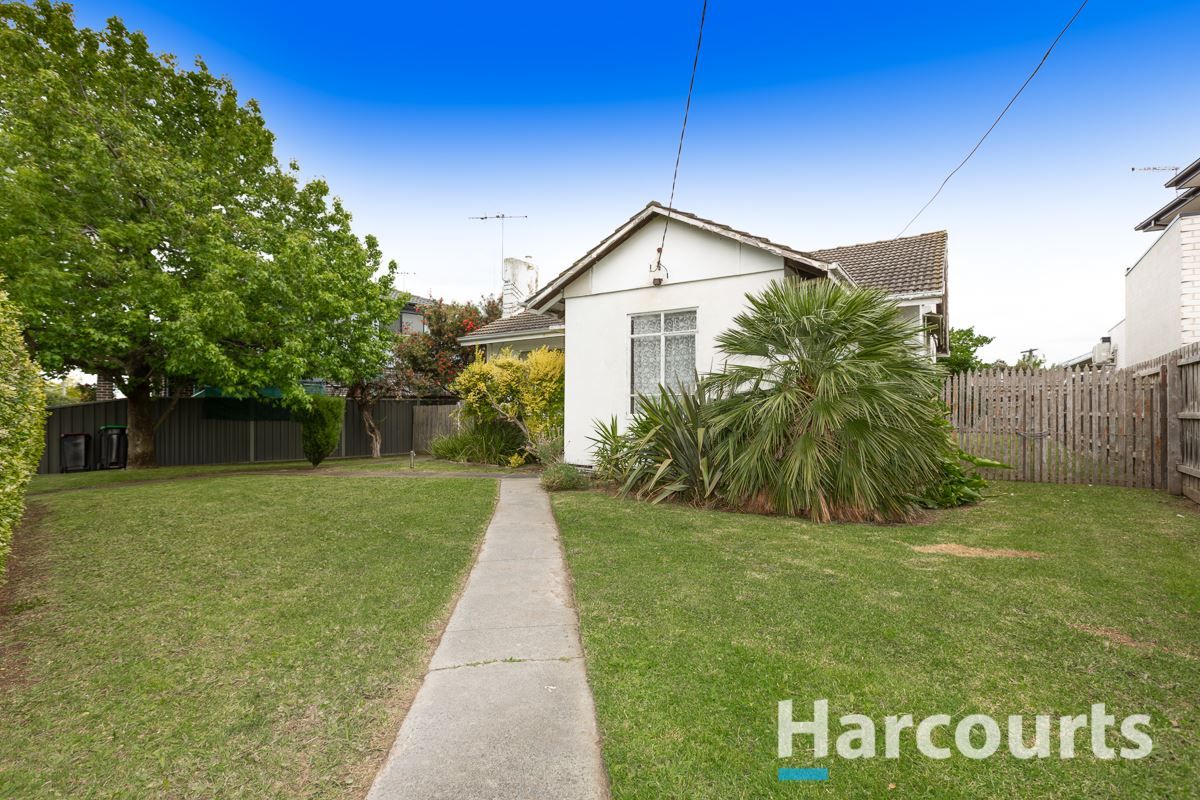 3 bedrooms House in 10 Deakin Crescent DANDENONG NORTH VIC, 3175