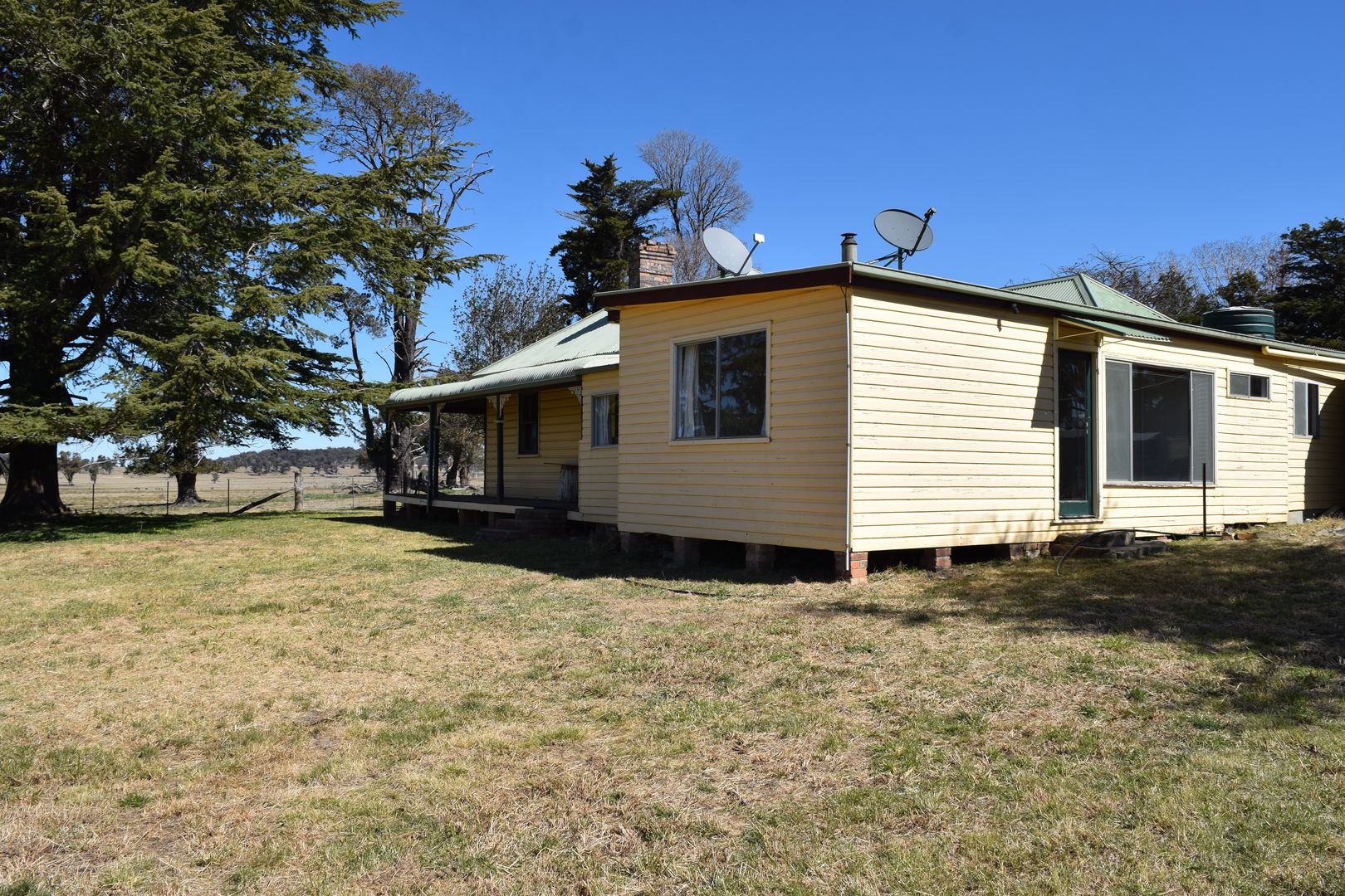 208 Old Armidale Road Guyra Nsw 2365 House For Rent 300 Domain