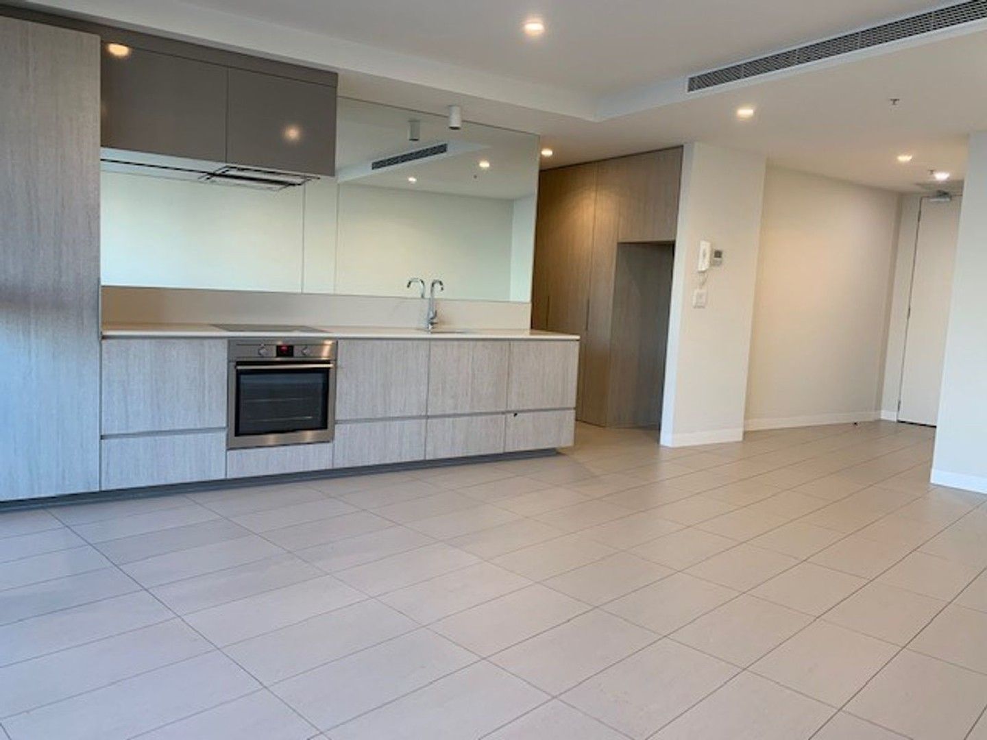 2 bedrooms Apartment / Unit / Flat in 206/64 Wests Road MARIBYRNONG VIC, 3032