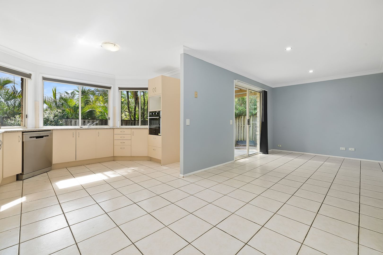 17 Fanning Court, Pacific Pines QLD 4211, Image 2