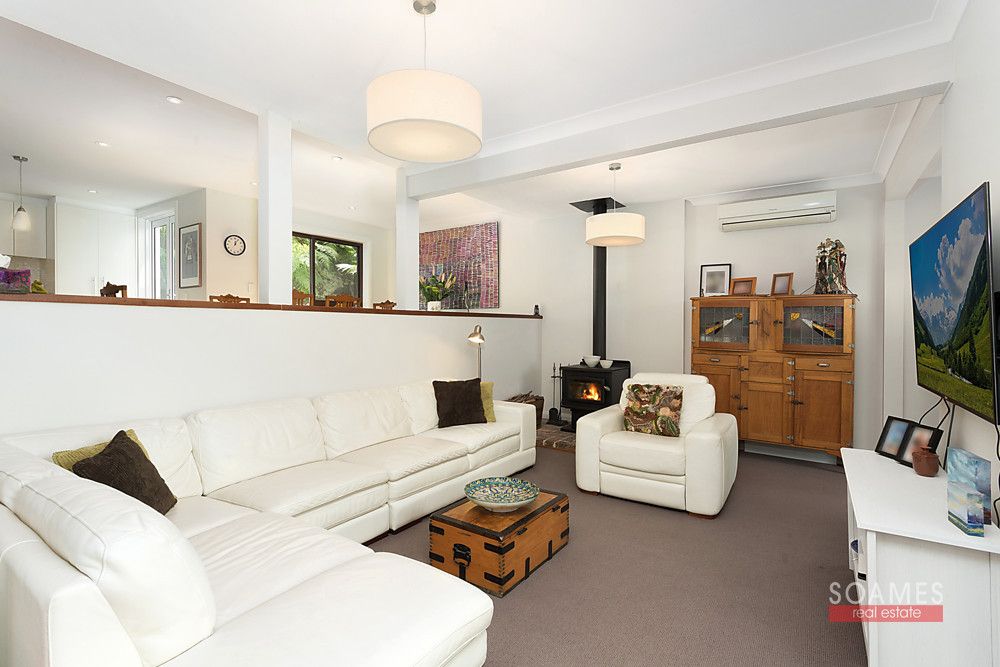 9 Bundanoon Place, Hornsby Heights NSW 2077, Image 1