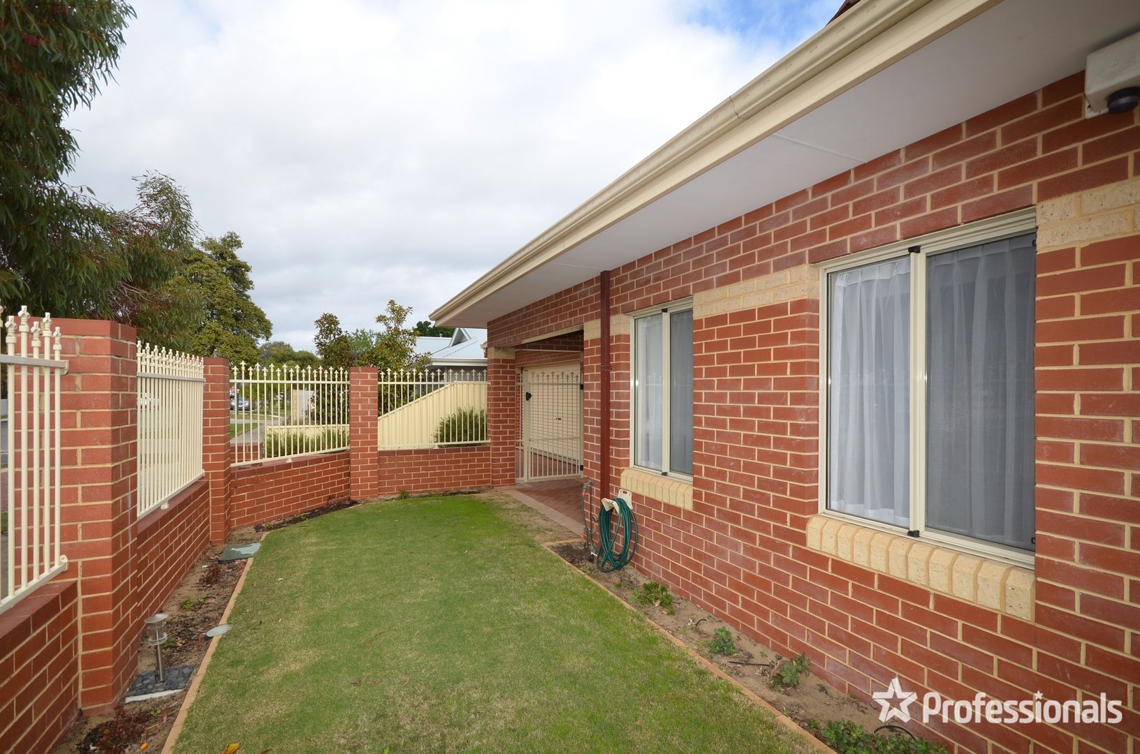 1/11 State Street, Victoria Park WA 6100, Image 2