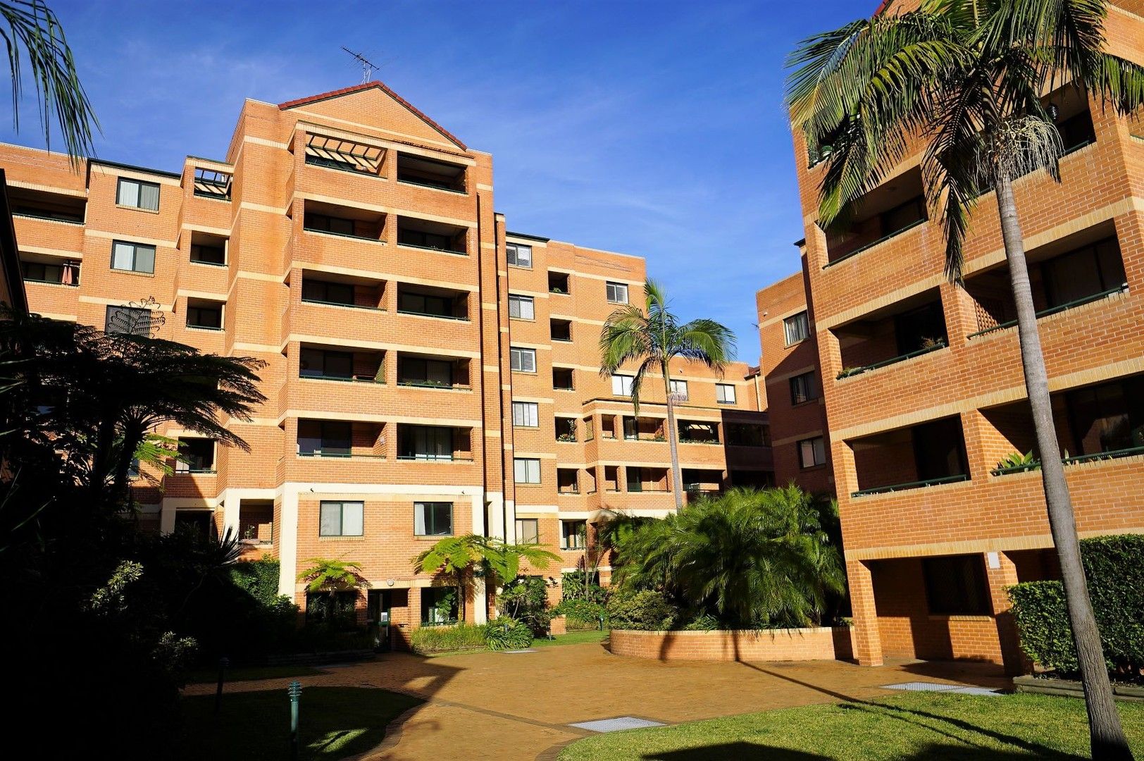 2 bedrooms Apartment / Unit / Flat in 17/146 Pitt St REDFERN NSW, 2016