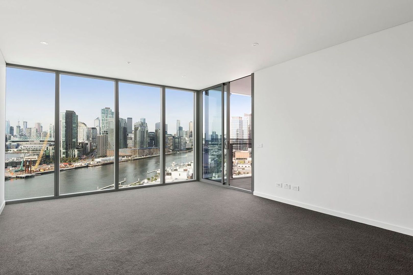 2604/81 South Wharf Drive, Docklands VIC 3008