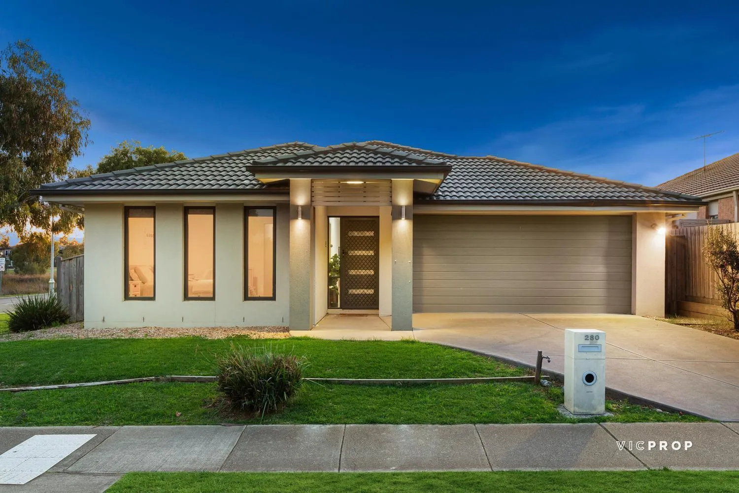 Family Living in the Heart of Featherbrook, Point Cook