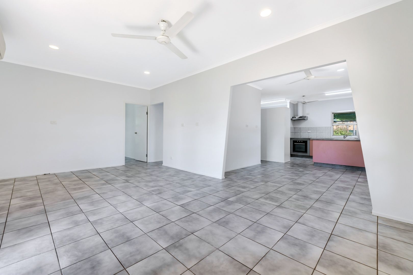 49 Henbury Avenue, Tiwi NT 0810, Image 2