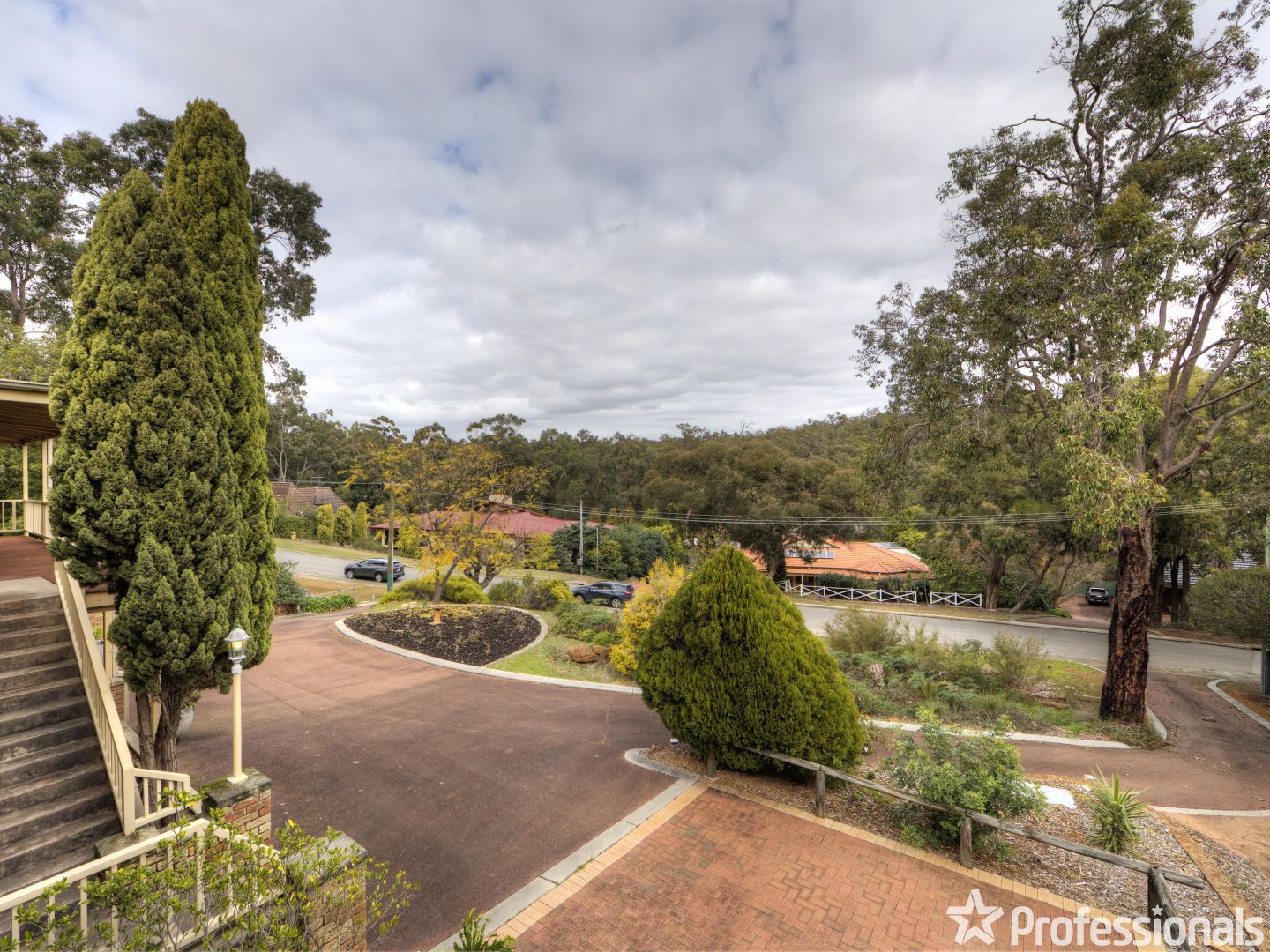 44 Coolinga Road, Lesmurdie WA 6076, Image 2