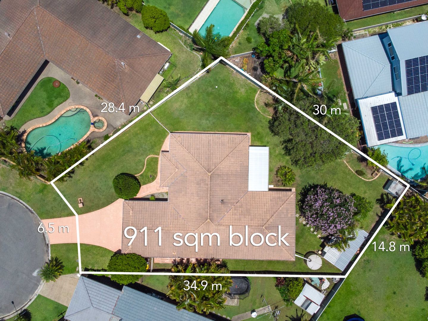 22 Silkyoak Court, Burleigh Waters QLD 4220, Image 1