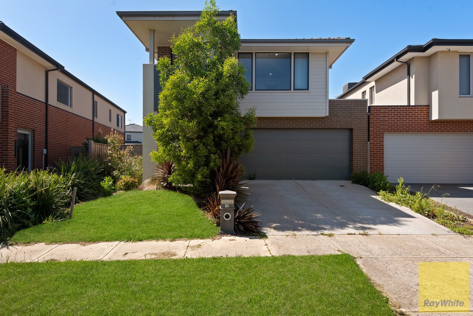 10 Giaconda Road, Point Cook VIC 3030 Domain