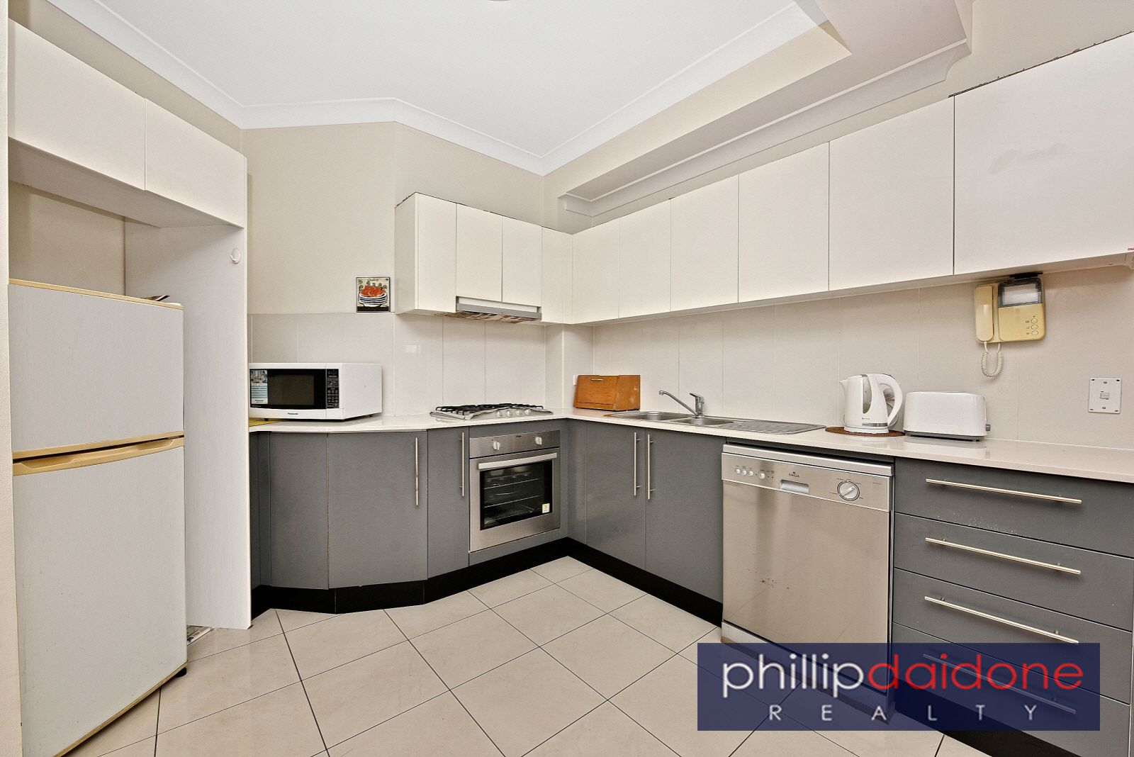 16/2 Kitchener Avenue, Regents Park NSW 2143, Image 1