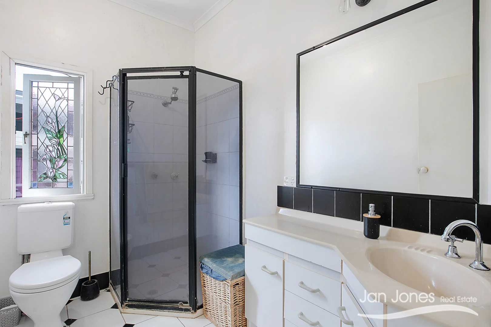 Additional image 8 of 107 Eversleigh Road, Scarborough QLD 4020