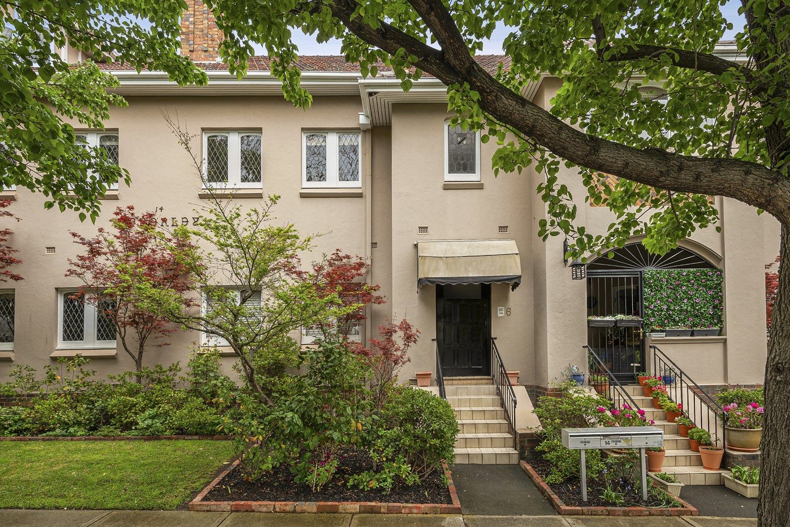 2 bedrooms Apartment / Unit / Flat in 6/14 Trawalla Avenue TOORAK VIC, 3142