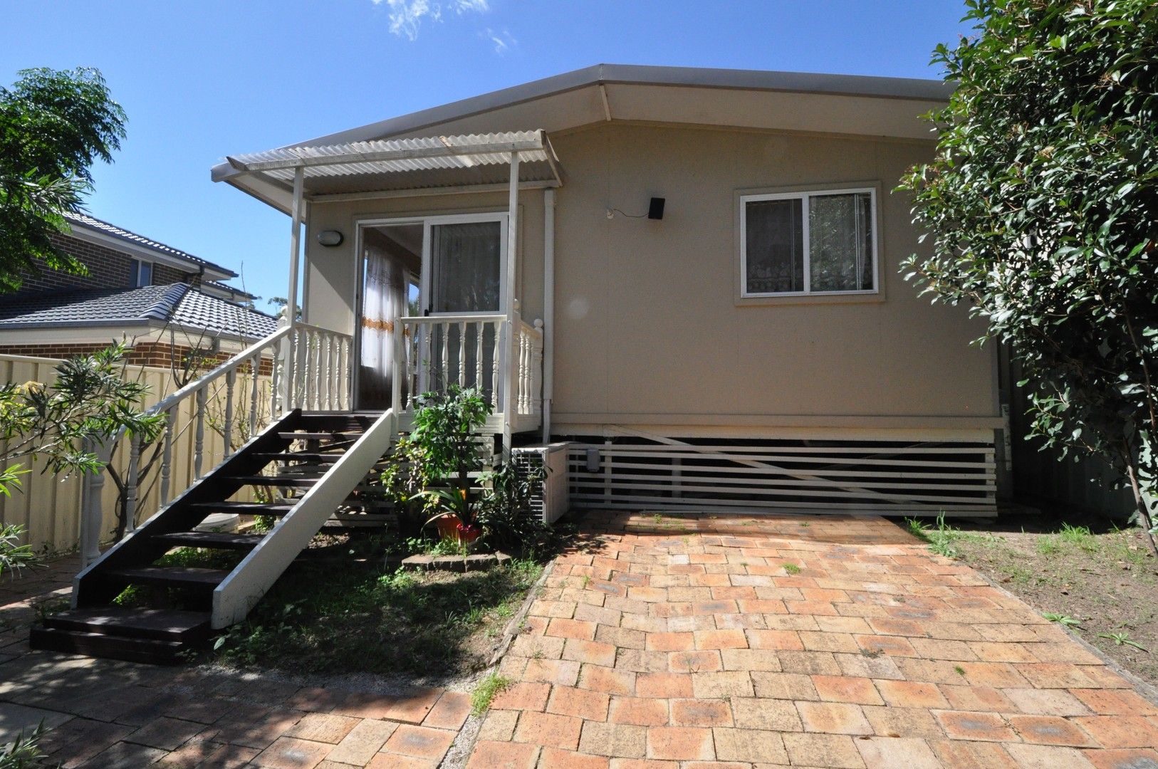 2 bedrooms House in 2A Kindelan Road WINSTON HILLS NSW, 2153