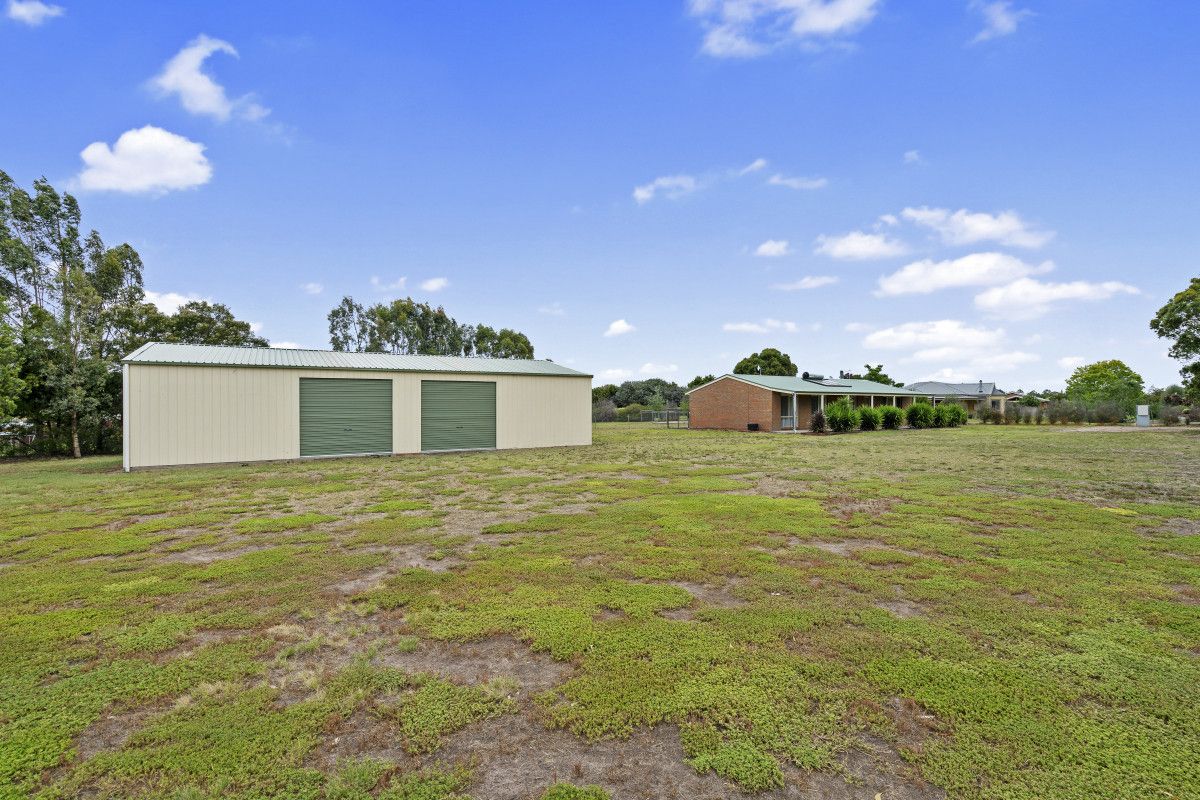 13 LLowalong Road, Stratford VIC 3862, Image 2