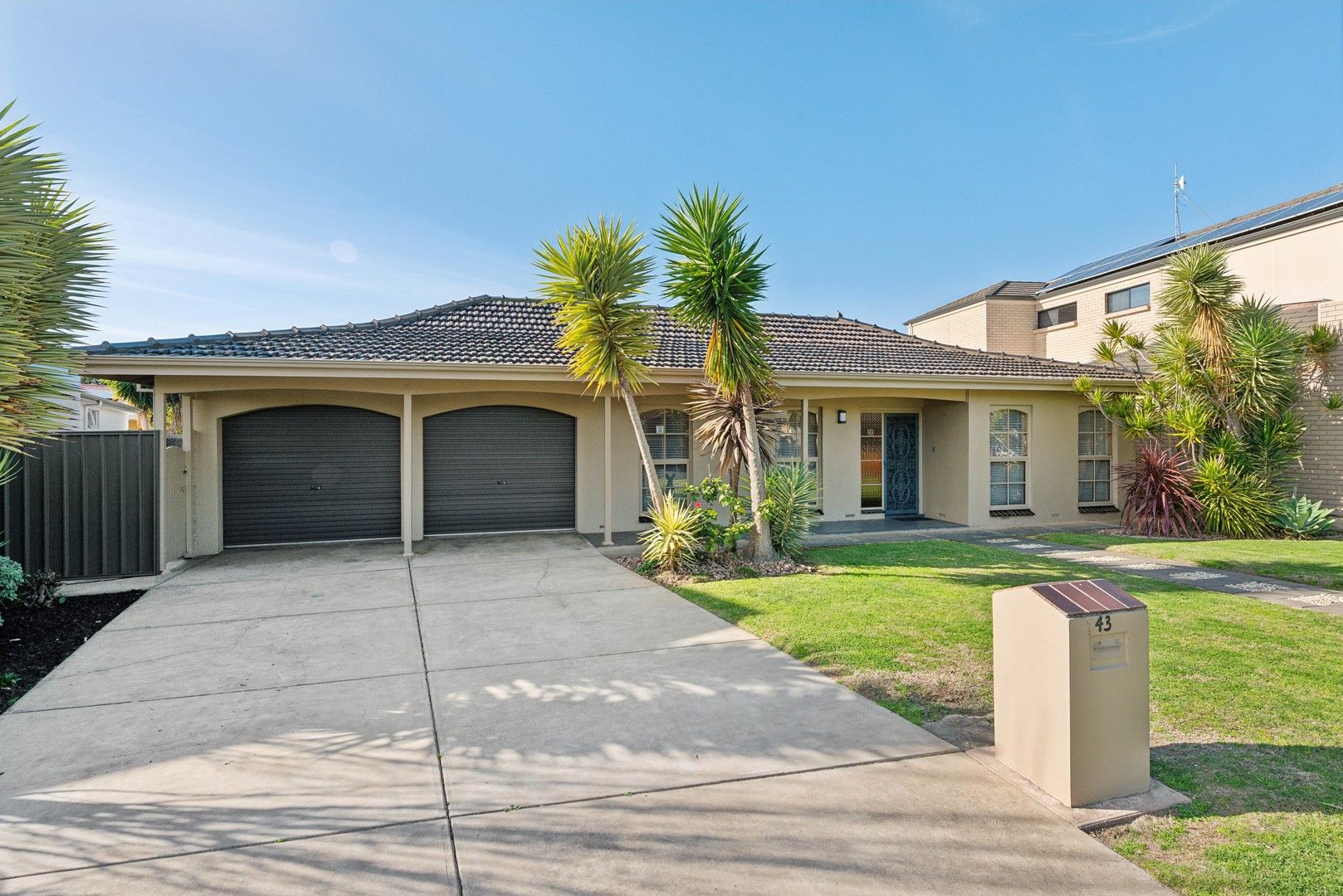 3 bedrooms House in 43 Heysen Crescent WEST LAKES SHORE SA, 5020