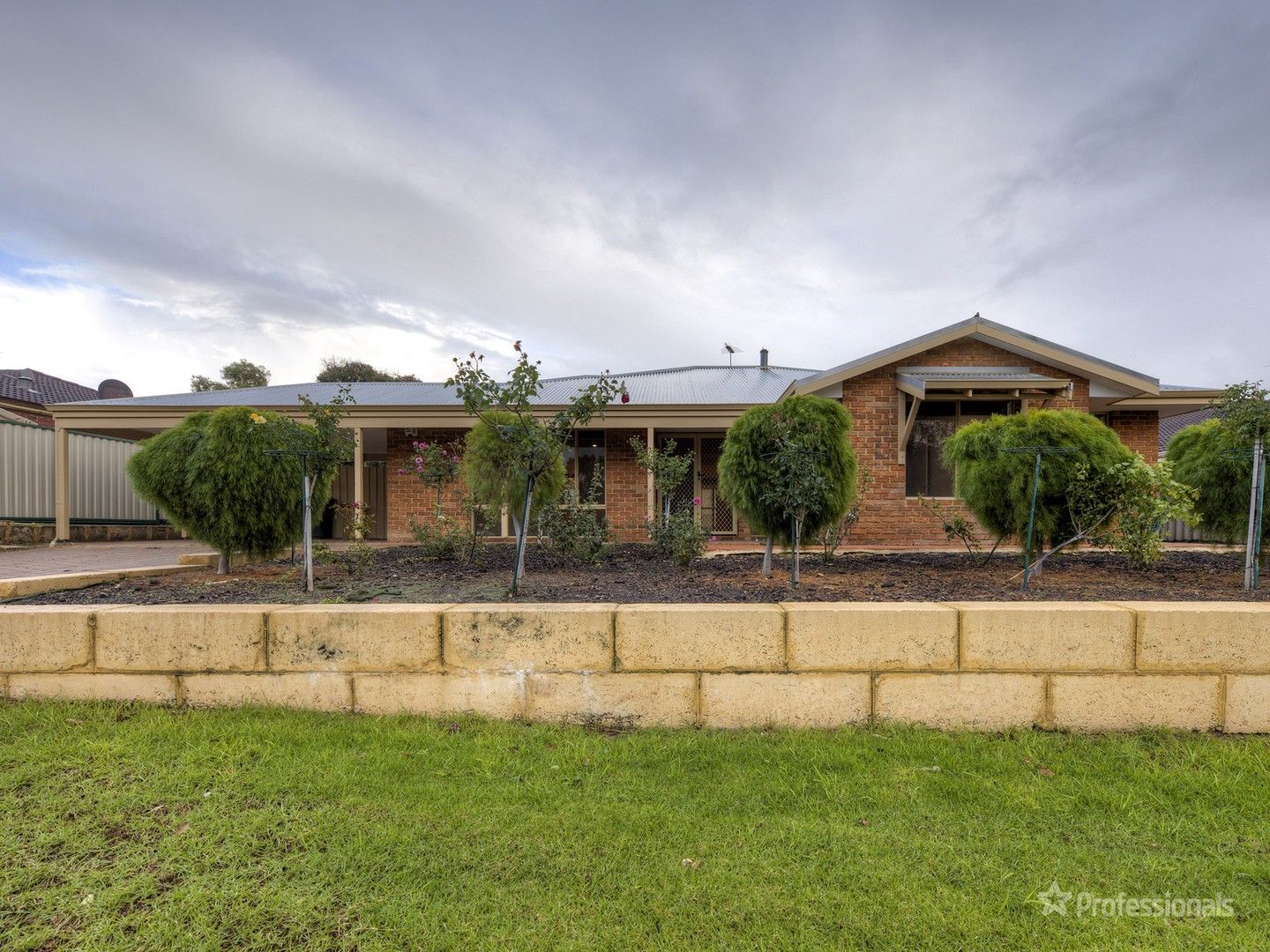 4 bedrooms House in 23 Aldersea Circle CLARKSON WA, 6030