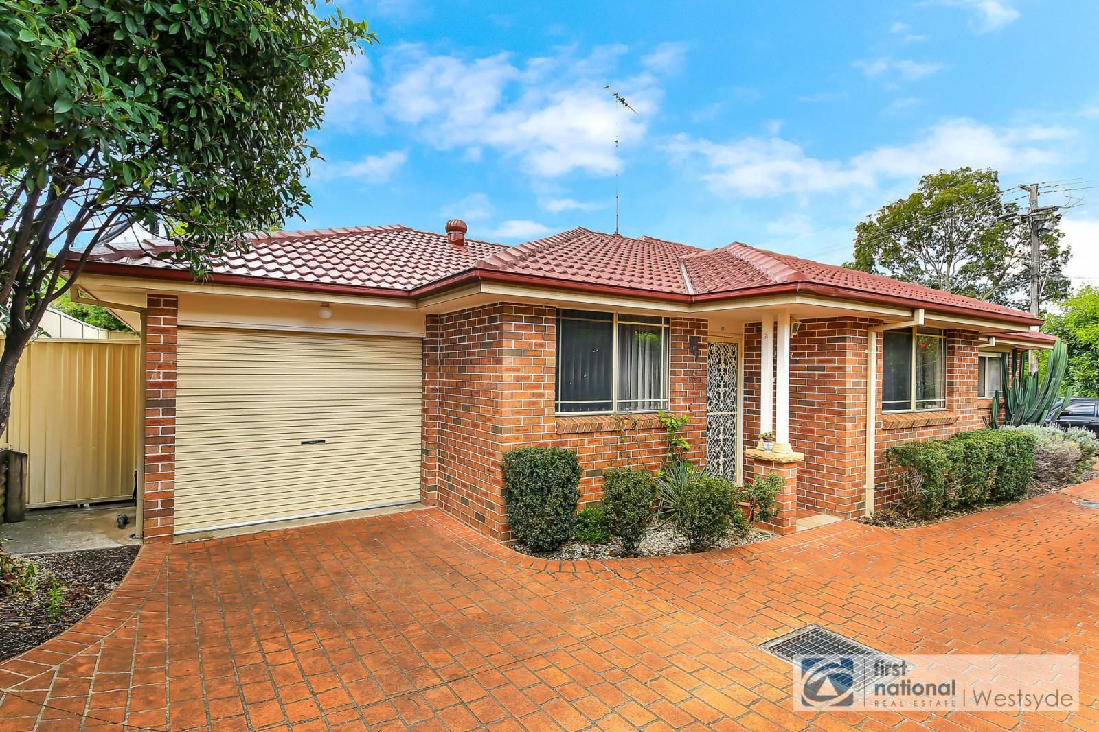 2/102 Targo Road, Girraween NSW 2145, Image 0