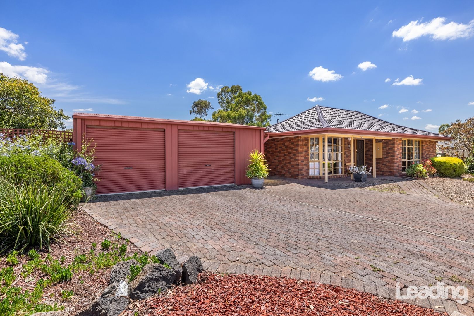 23 Tulsa Drive, Sunbury VIC 3429, Image 2