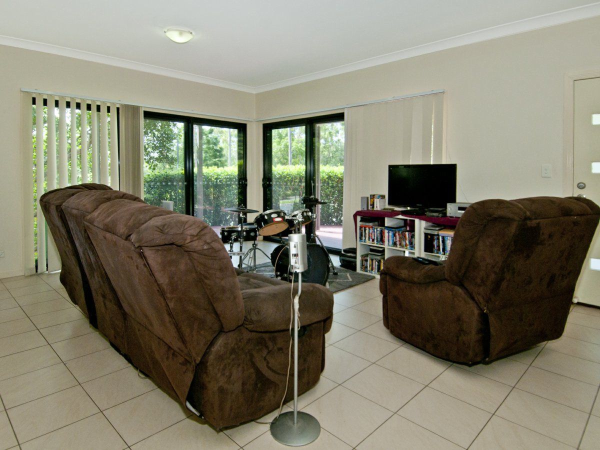 1/46 Woodlands Boulevard, Waterford QLD 4133, Image 2