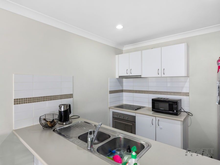 41/8 Rosegum Place, Redbank Plains QLD 4301, Image 2