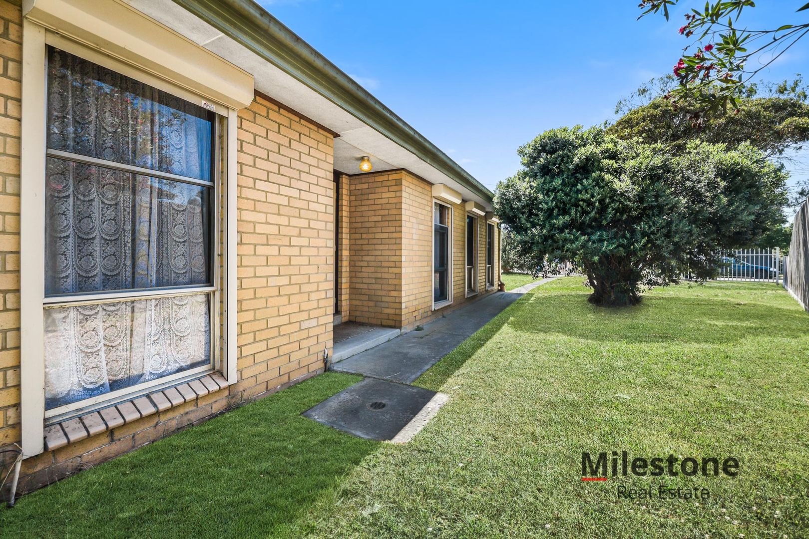 13 Fairbairn road, Cranbourne VIC 3977, Image 2