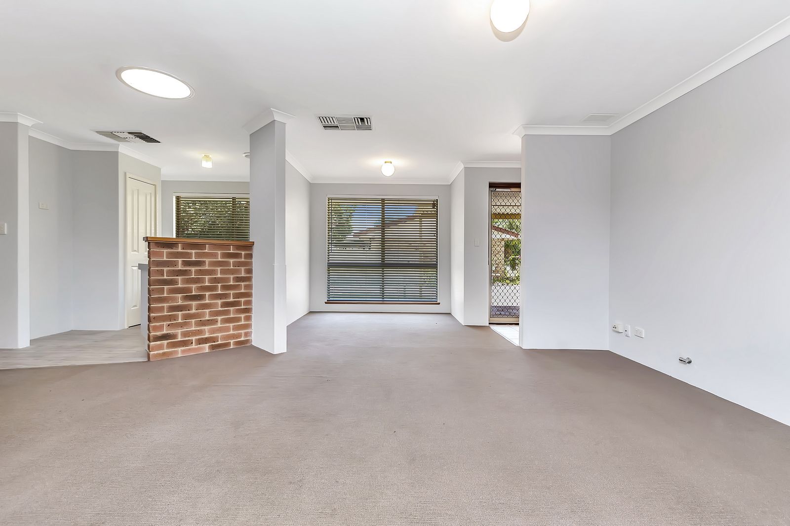 1/4 Owen Street, Mandurah WA 6210, Image 2