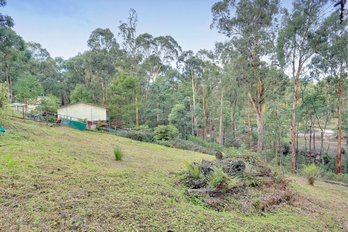 39 Mountain Road, Cockatoo VIC 3781, Image 2