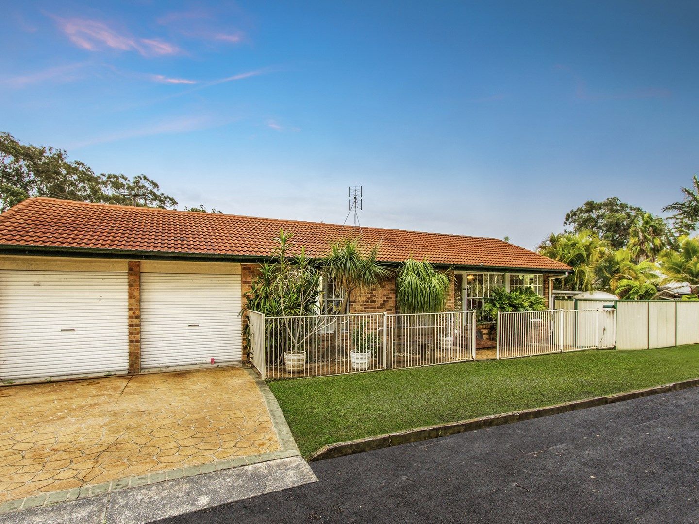 150 Vales Road, Mannering Park NSW 2259, Image 1