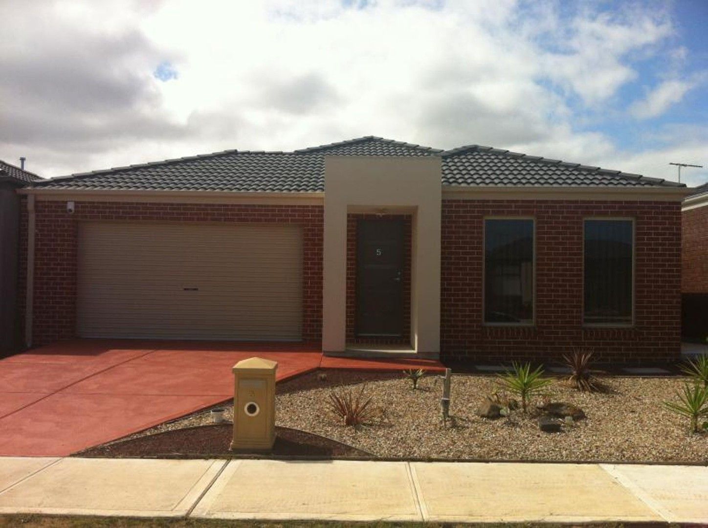 3 bedrooms House in 5 Garland Terrace POINT COOK VIC, 3030