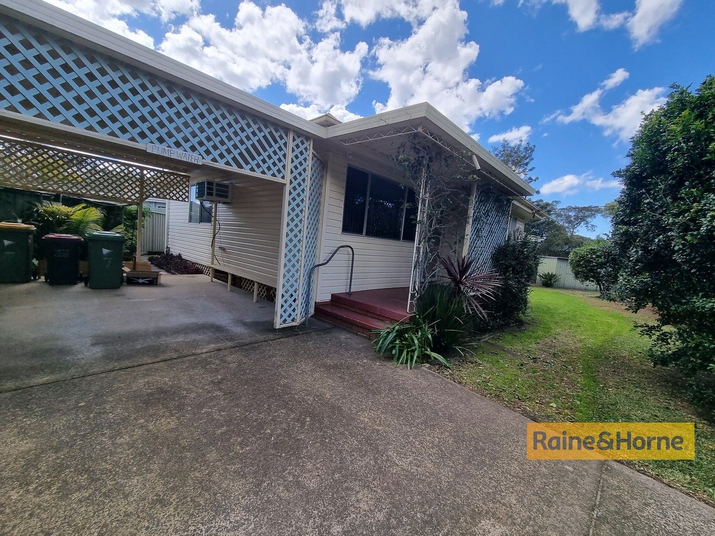 2 bedrooms House in 7 Walford Street WOY WOY NSW, 2256