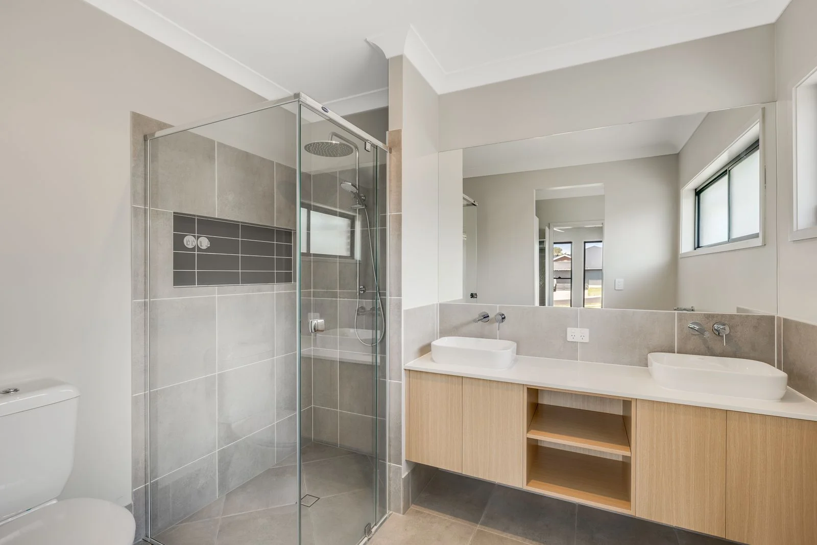 Additional image 7 of 8 Surita Street, Cotswold Hills QLD 4350