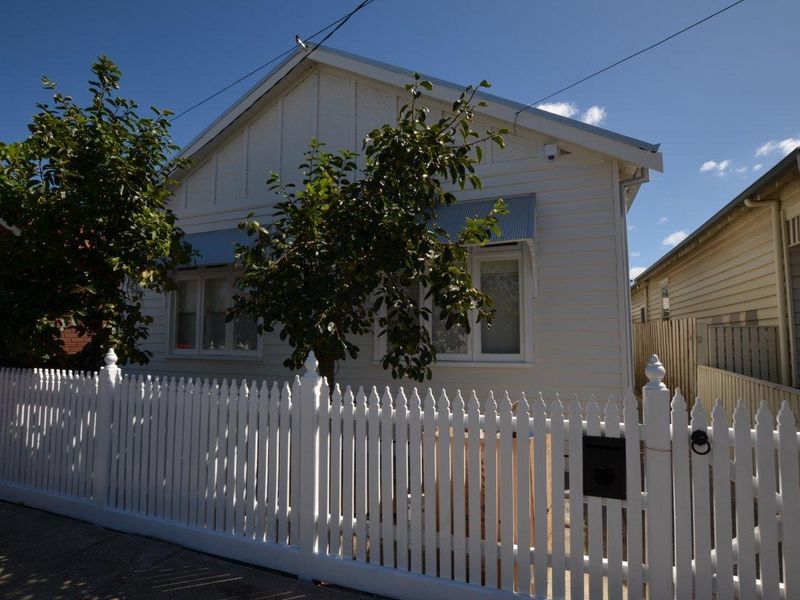 3 bedrooms House in 6 South Street SEDDON VIC, 3011