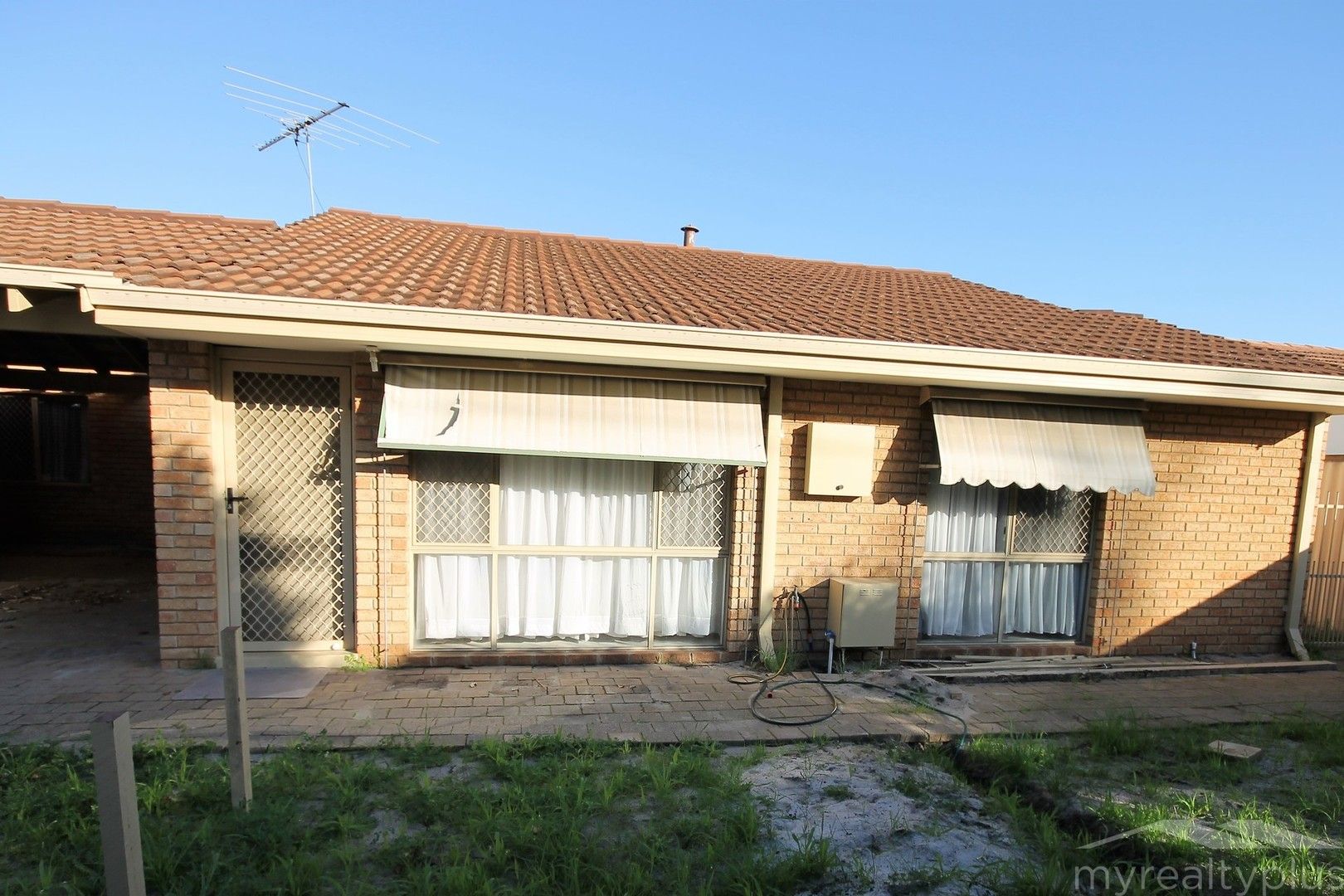 2 bedrooms Semi-Detached in 2/90 Woodrow Avenue YOKINE WA, 6060