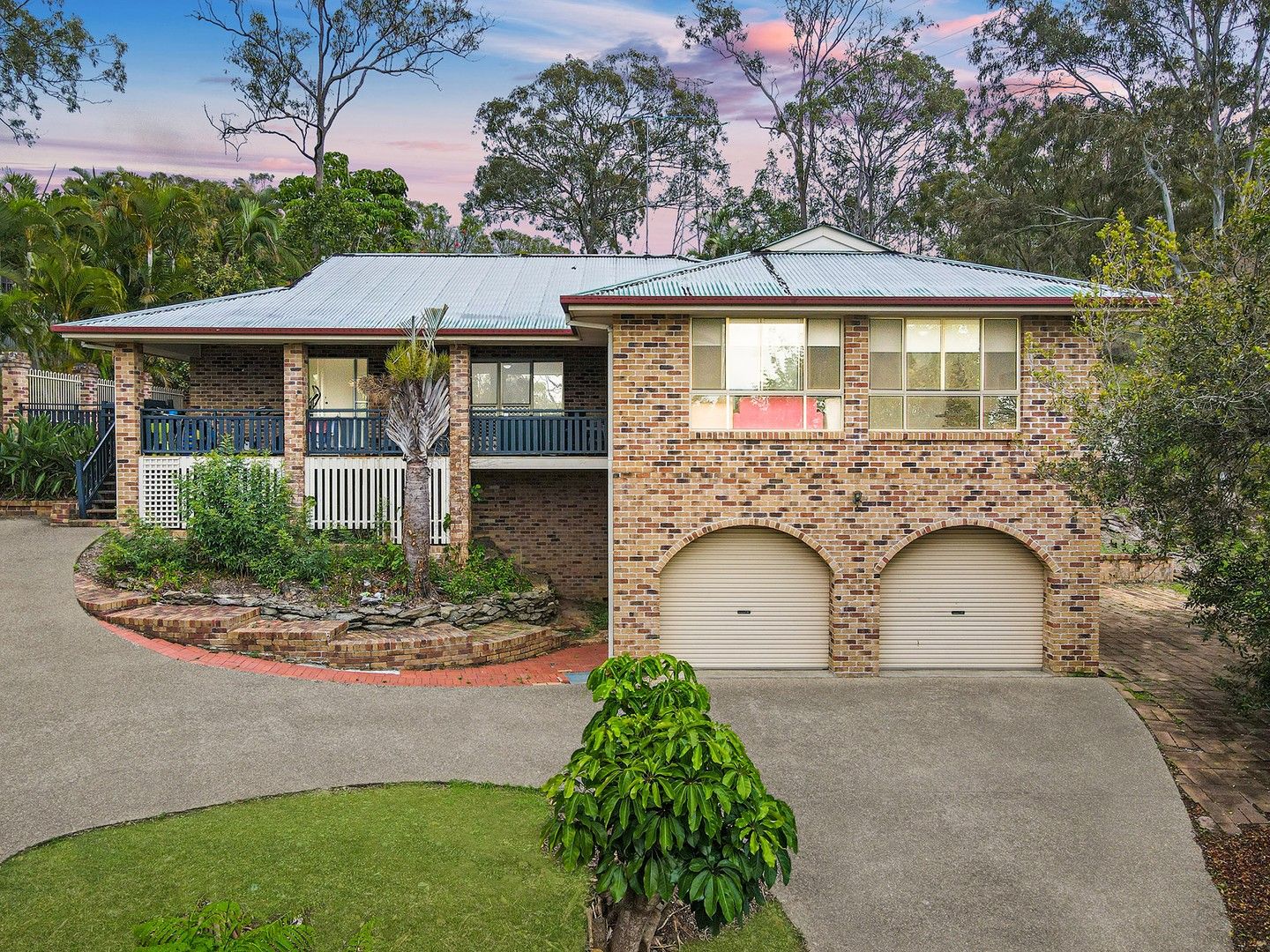 5 bedrooms House in 48 Linning Street MOUNT WARREN PARK QLD, 4207