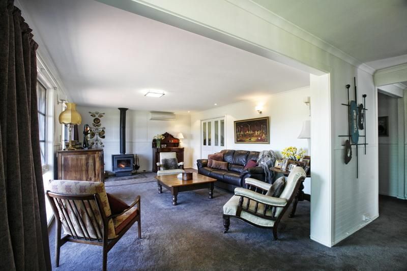 22 Robertson Drive, NEWHAM VIC 3442, Image 2