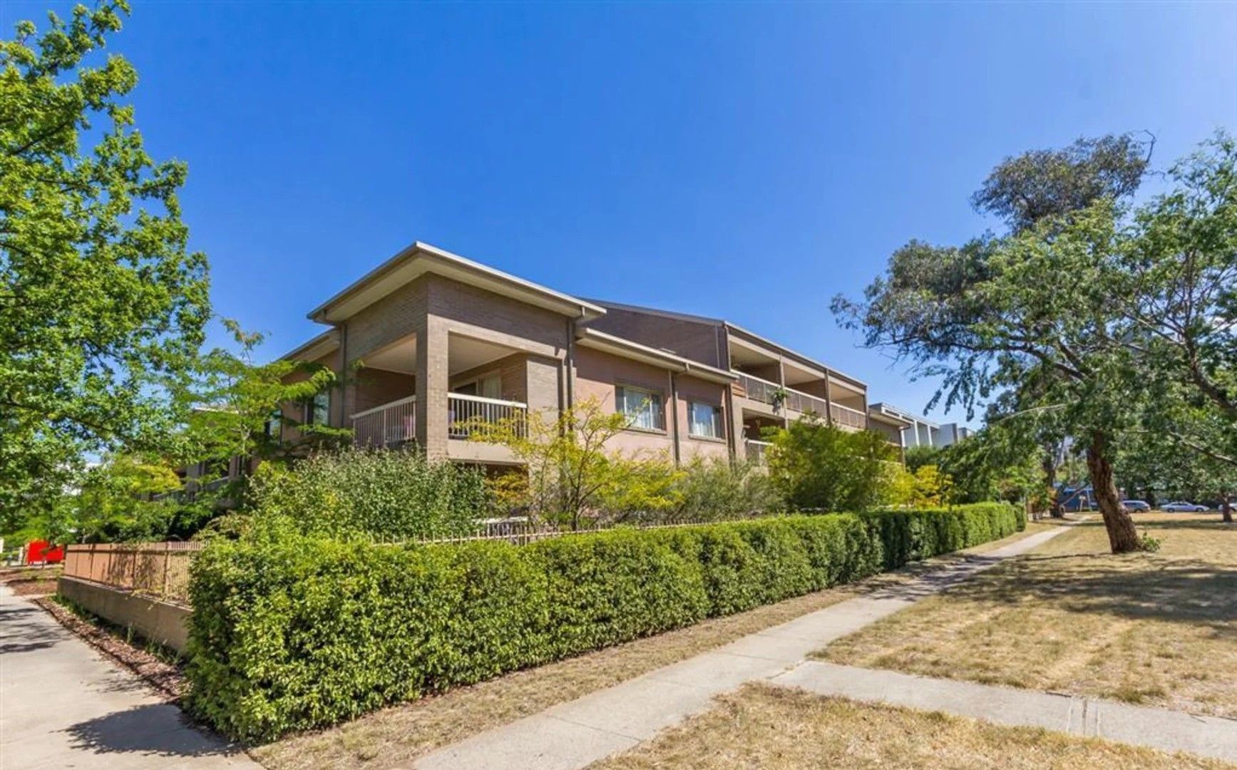 2 bedrooms Apartment / Unit / Flat in 20/43 Ijong Street BRADDON ACT, 2612