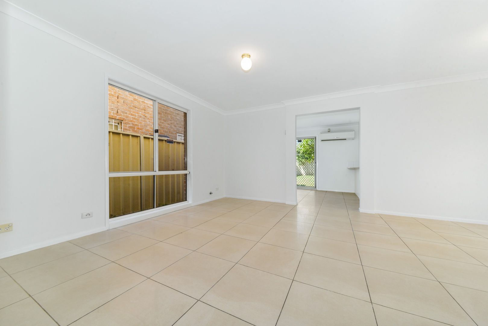 15 Robinia Avenue, Fairfield East NSW 2165, Image 2