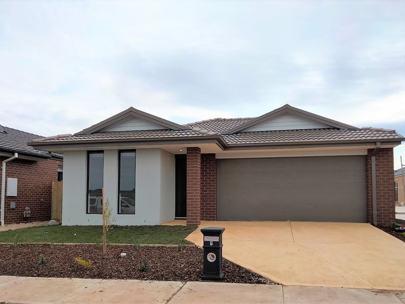 4 bedrooms House in 9 DAVIDSON STREET WYNDHAM VALE VIC, 3024