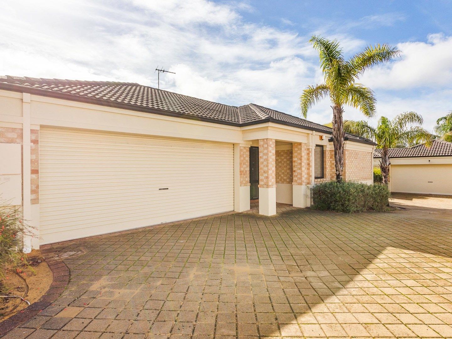 3 bedrooms House in 2/44 Drabble Road SCARBOROUGH WA, 6019