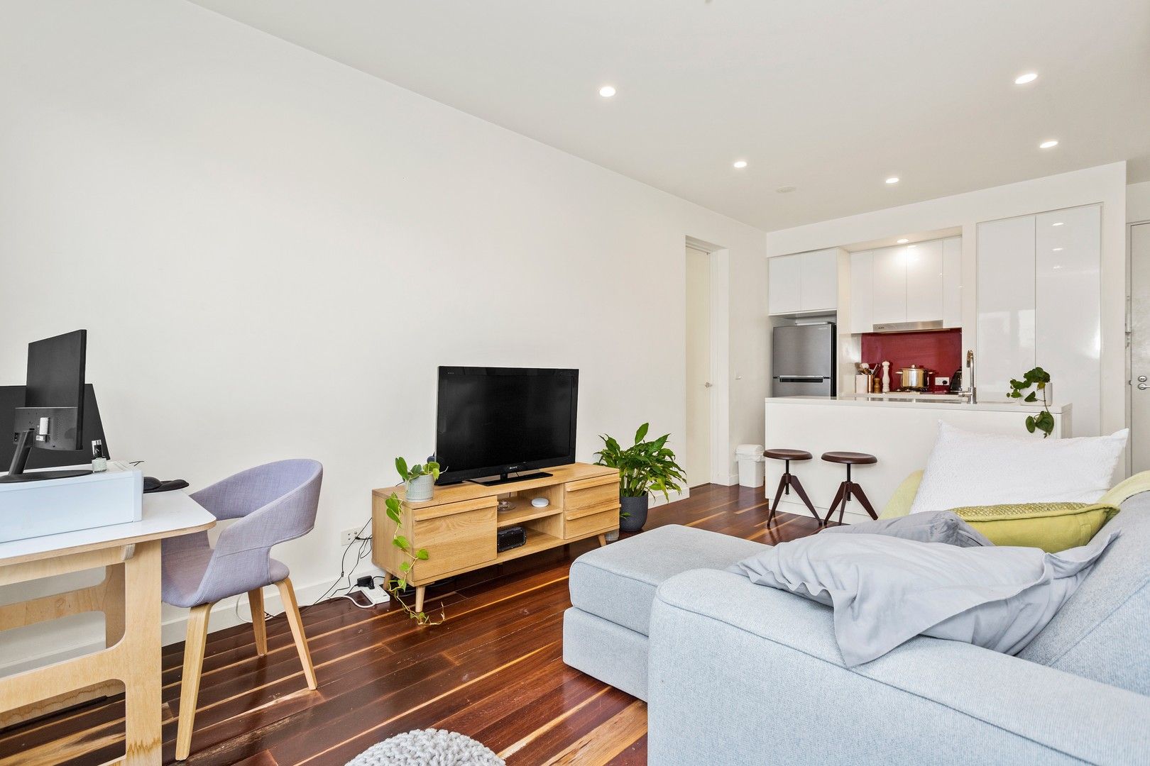 2 bedrooms Apartment / Unit / Flat in 207/7 Brighton Road ST KILDA VIC, 3182
