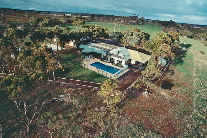 Picture of 1 Shanahans Road, MOUNT COTTRELL VIC 3024