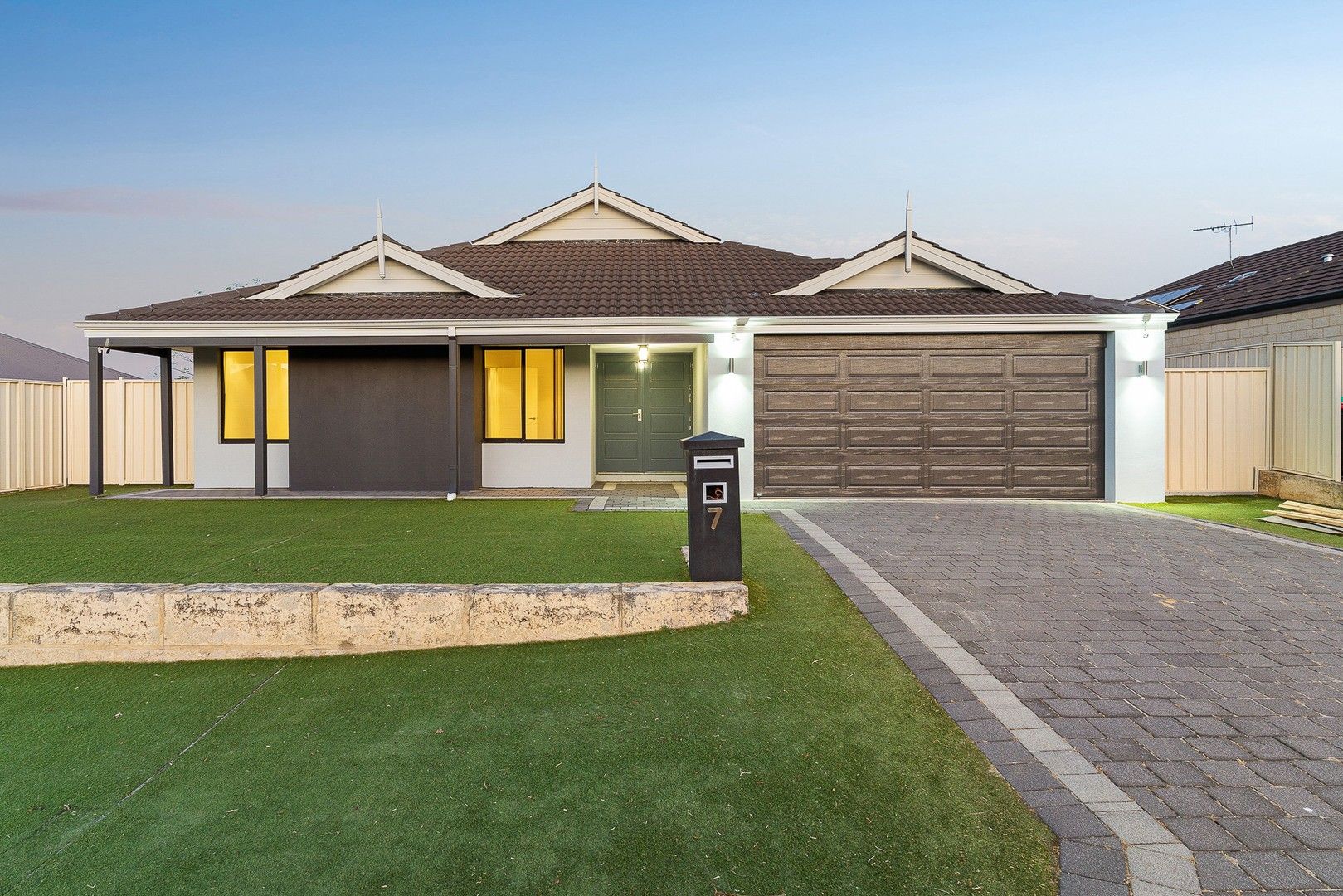 4 bedrooms House in 7 Battrass Loop BALDIVIS WA, 6171