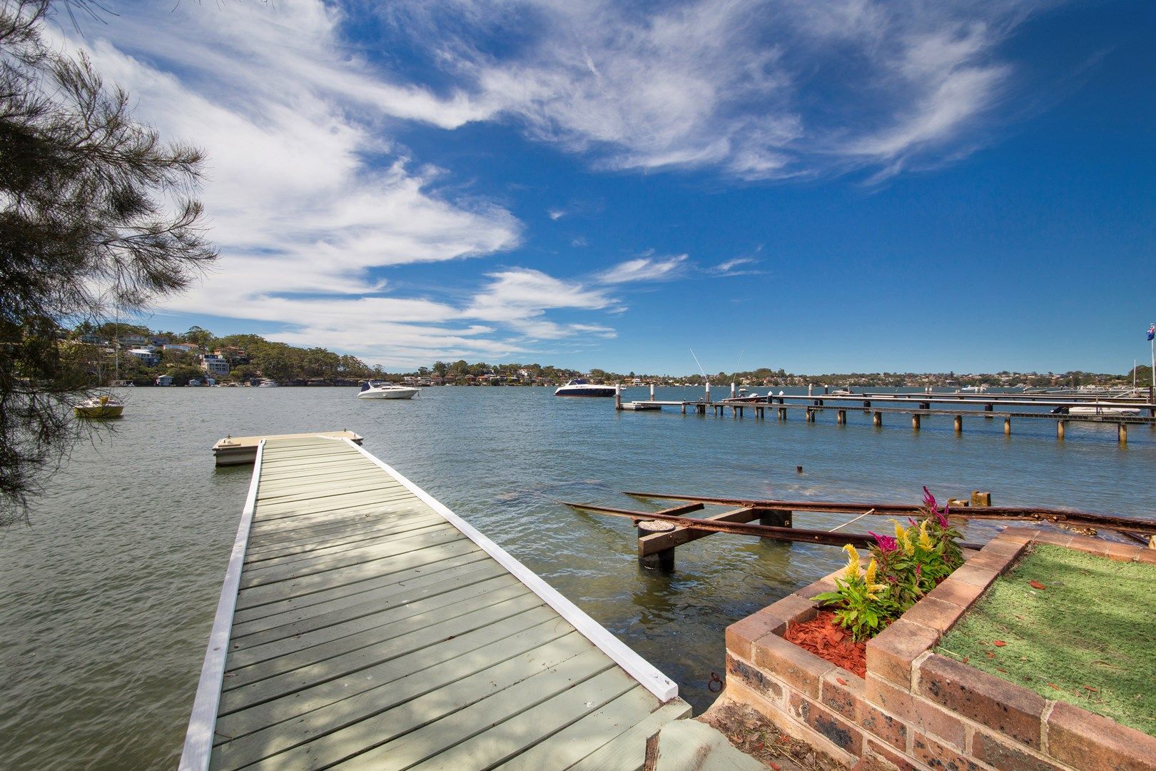 2 Discovery Place, Oyster Bay Property History & Address Research