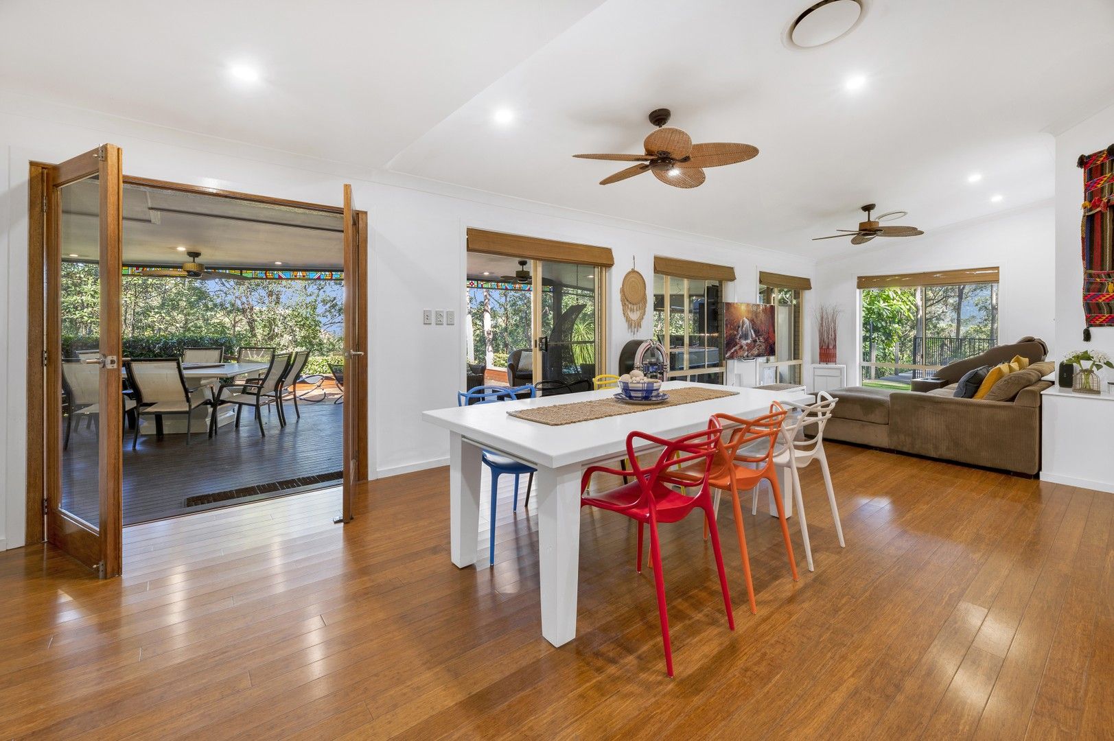 5 bedrooms House in 11 Walcoy Place WORONGARY QLD, 4213