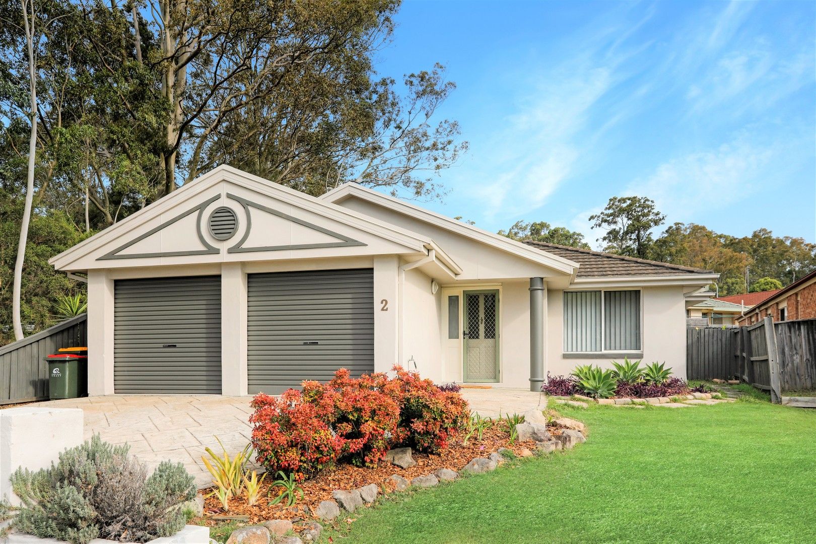 4 bedrooms House in 2 Brittania Drive WATANOBBI NSW, 2259