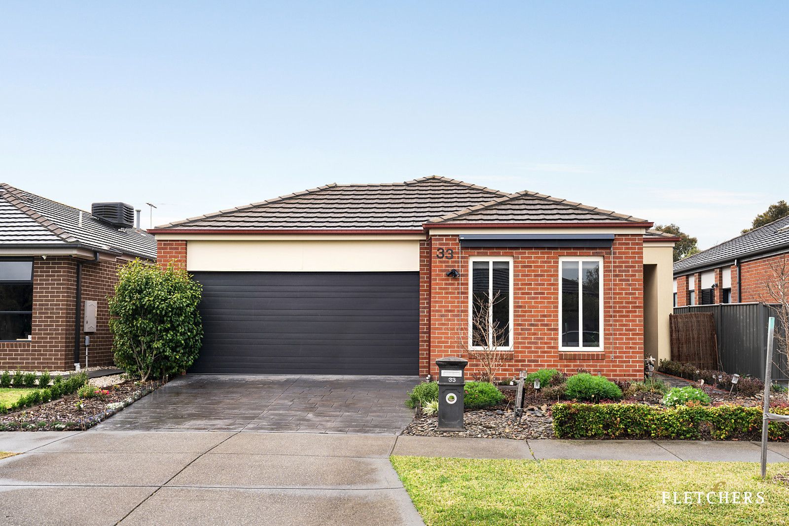 4 bedrooms House in 33 Riordan Crescent MERNDA VIC, 3754