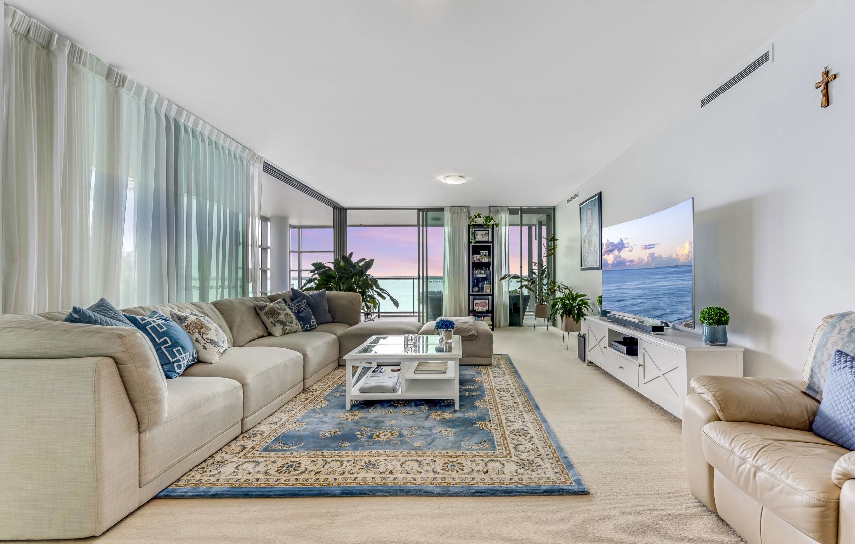 26201 Ephraim Island, Paradise Point QLD 4216, Image 2