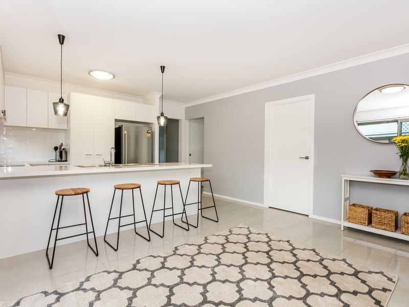 4 bedrooms House in 10 Mount Cooroora Street PARK RIDGE QLD, 4125