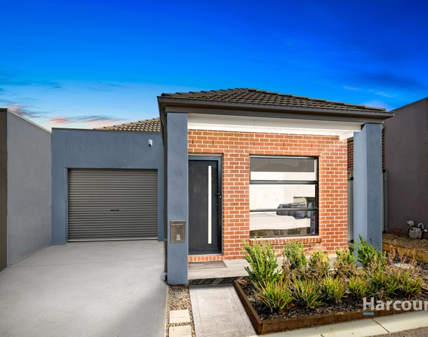 8/40 Mccubbin Way, Caroline Springs VIC 3023